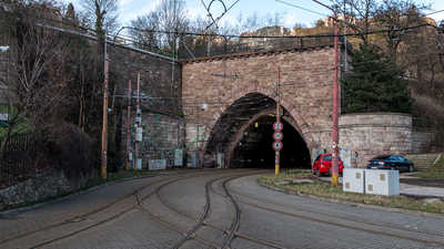 Električkový tunel pod Bratislavským hradom